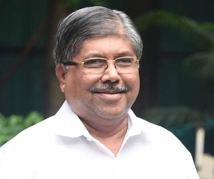 मातोश्री डळमळीत करायची आहे का? चंद्रकांत पाटील यांचा संजय राऊतांवर निशाणा