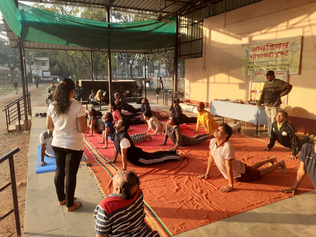 आयडीयल सोसायटीमध्ये ” संकल्प- सूर्य नमस्काराचा”.