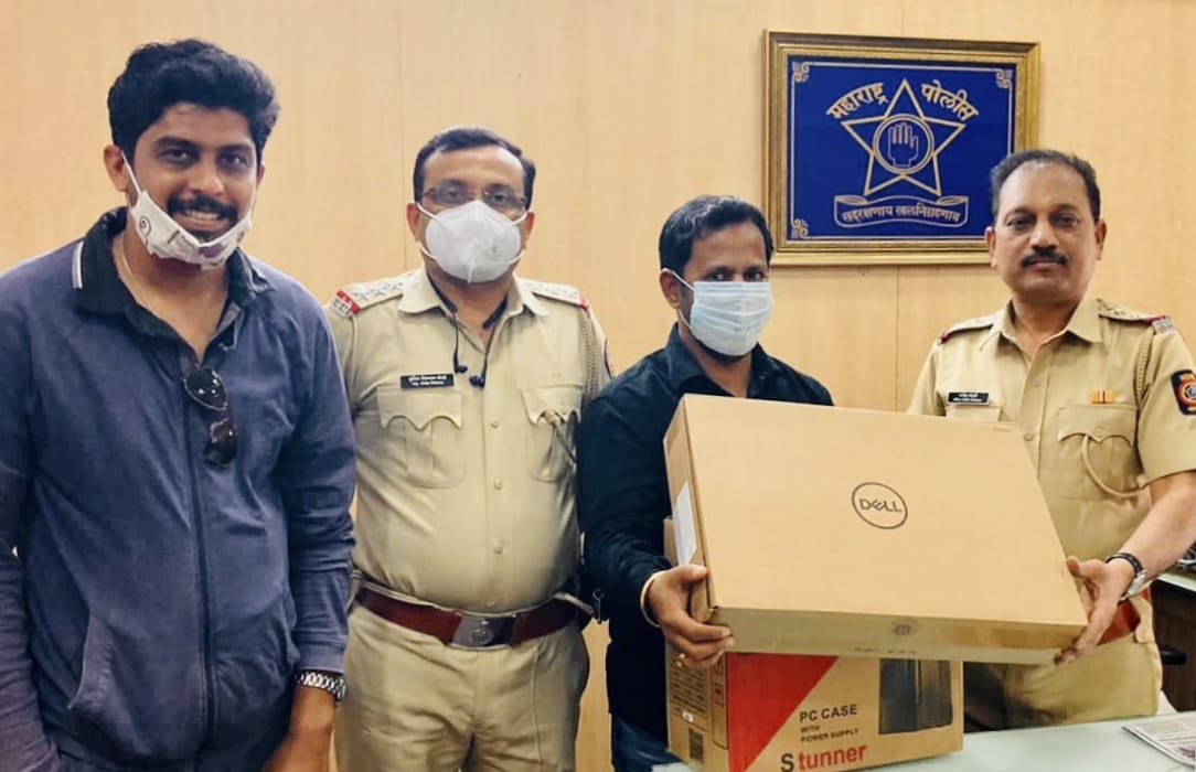 फरासखाना पोलिस स्टेशनला कम्प्युटर व प्रिंन्टर भेट ; फ्लायहाय चॅरिटेबल सोसायटी व देशप्रेमी मित्र मंडळाचा उपक्रम..