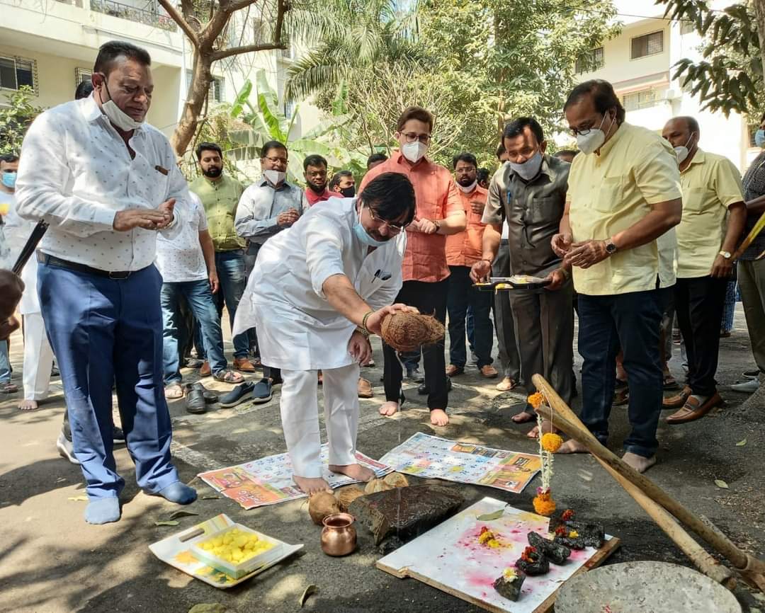 स्नेह पॅराडाईज सोसायटीसमोरील रस्त्याच्या कामाचा दीपक मानकर, हर्षवर्धन मानकर यांच्या हस्ते शुभारंभ