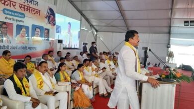 Obc समाज अधिकार संमेलन : फुलेंबद्दल वक्तव्यप्रकरणी कोश्यारी कॉंग्रेसच्या निशाण्यावर