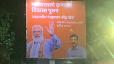 पंतप्रधान नरेंद्र मोदी यांच्या स्वागतासाठी शिवसेना नेते शाम देशपांडे यांनी लावलेल्या फ्लेक्स मुळे राजकीय वर्तुळात चर्चा..