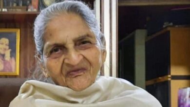 रंजना देशमुख यांच्या आई, ज्येष्ठ अभिनेत्री वत्सला देशमुख यांचं निधन