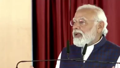 मोदींची तुलना थेट महात्मा फुलेंशी! ; पात्रांचा प्रताप