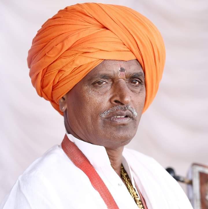 कीर्तनकार इंदुरीकर महाराजांच्या कारचा अपघात कीर्तनकार इंदुरीकर महाराजांच्या कारचा अपघात