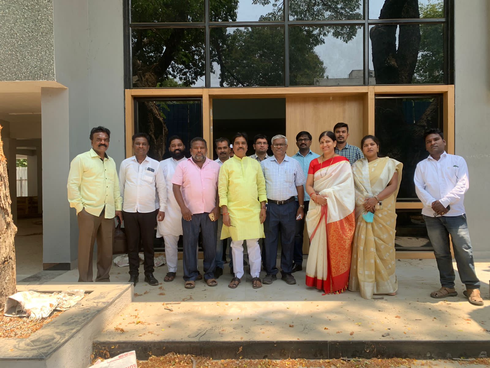 सावित्रीबाई फुले विद्यापीठात मुक्ता साळवे यांच्या नावाने होणाऱ्या वसतिगृहाची मातंग समाजाच्या शिष्टमंडळाने केली पाहणी.. Img 20220405 wa0199