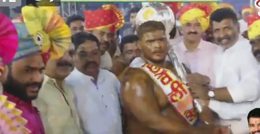 पृथ्वीराज मोहोळ ठरला हवेली अजिंक्यपद कुस्ती स्पर्धेचा मानकरी..