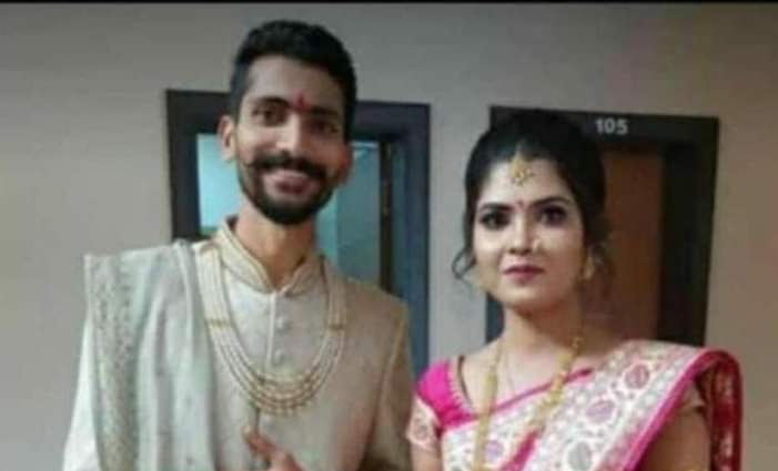 झाड अंगावर पडल्याने नवविवाहित जोडप्यासह चिमुकलीचा मृत्यू