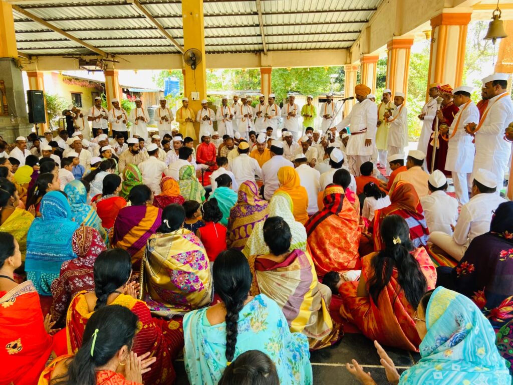 श्री सद्गुरु संस्कार निवासी शिबीरात वारकरी पाऊले व खेळात मुले झाली दंग.. Img 20220504 wa0225 1