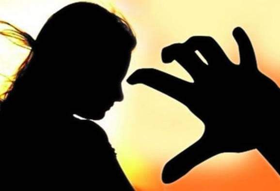 ट्रॅव्हल्स बस चालकाचा महिलेवर  बलात्कार; पुण्यातील वर्दळीच्या भागातील घटना