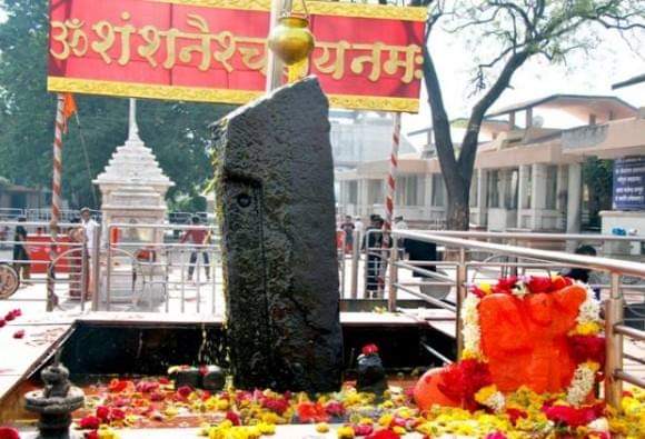 शनिशिंगणापुरातील चौथऱ्यावरील दर्शन सशुल्क