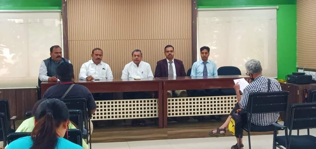 १० वी परिक्षेत ९० टक्क्यांहून अधिक गुण मिळवणाऱ्या मुला मुलींना ११ व १२ वी च्या शिक्षणासाठी दत्तक घतले जाणार..