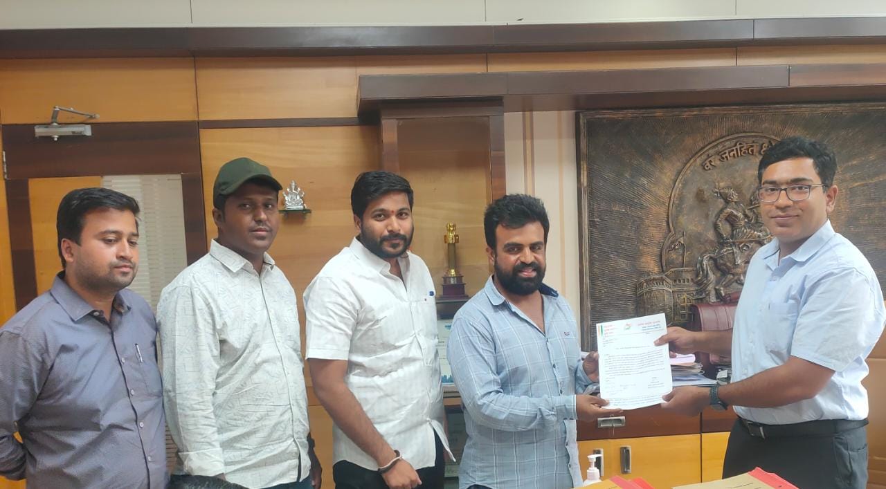 पालखी मार्गाच्या पाहणी बाबत राष्ट्रवादी युवकचे आयुक्तांकडे निवेदन.