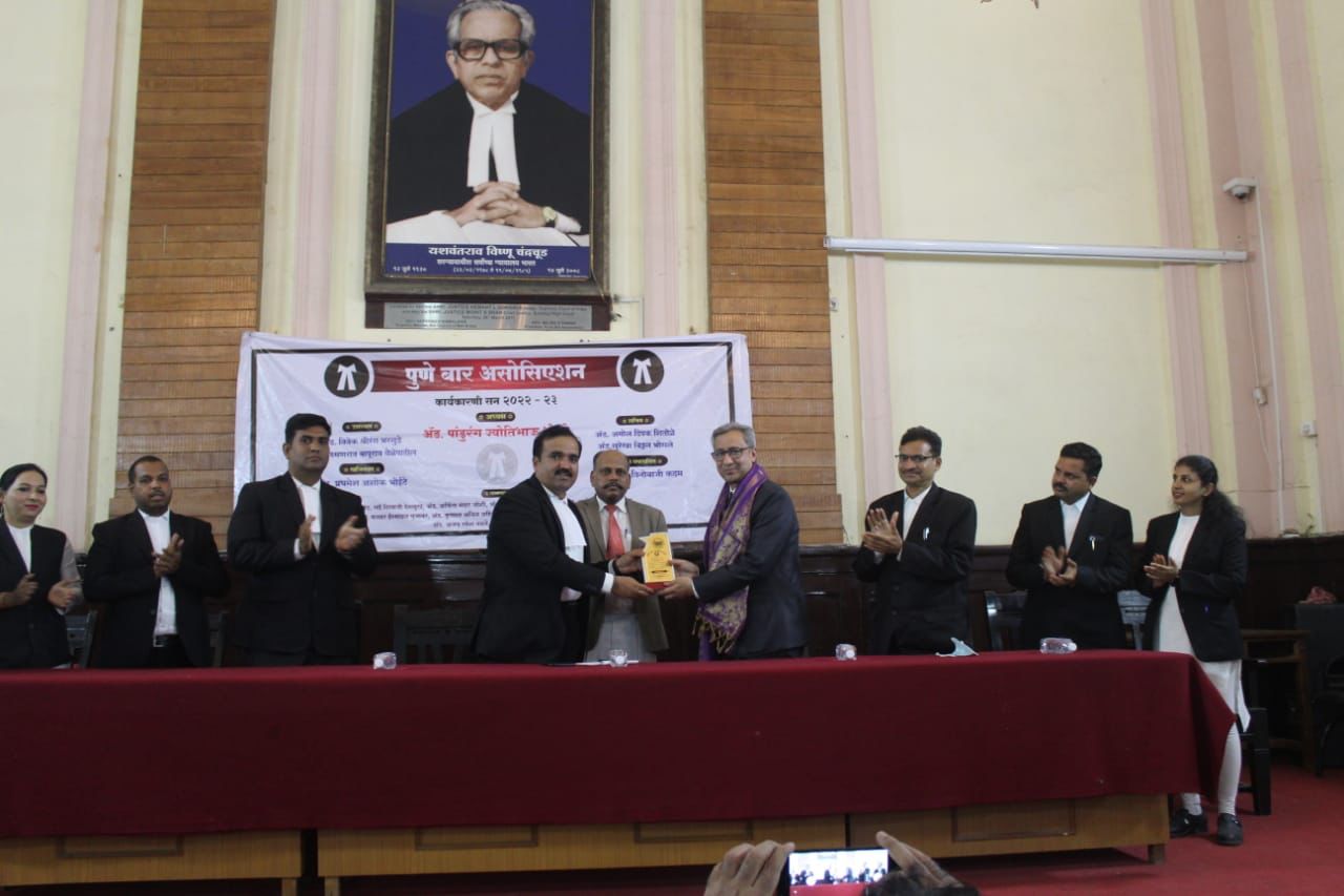 पुणे बार असोसिएशनतर्फे नव्याने रूजू झालेल्या न्यायाधीशांचा सन्मान पुणे बार असोसिएशनतर्फे नव्याने रूजू झालेल्या न्यायाधीशांचा सन्मान
