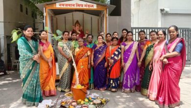 वटपौर्णिमेसाठी कोथरूड परिसरात योगेश मोकाटे यांच्याकडून सार्वजनिक ठिकाणी वडाच्या झाडाची रोपे