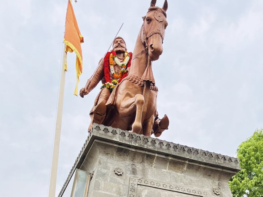 कोथरूडमध्ये राष्ट्रवादी विद्यार्थी काँग्रेसकडून शिवराज्याभिषेक सोहळा उत्साहात साजरा कोथरूडमध्ये राष्ट्रवादी विद्यार्थी काँग्रेसकडून शिवराज्याभिषेक सोहळा उत्साहात साजरा