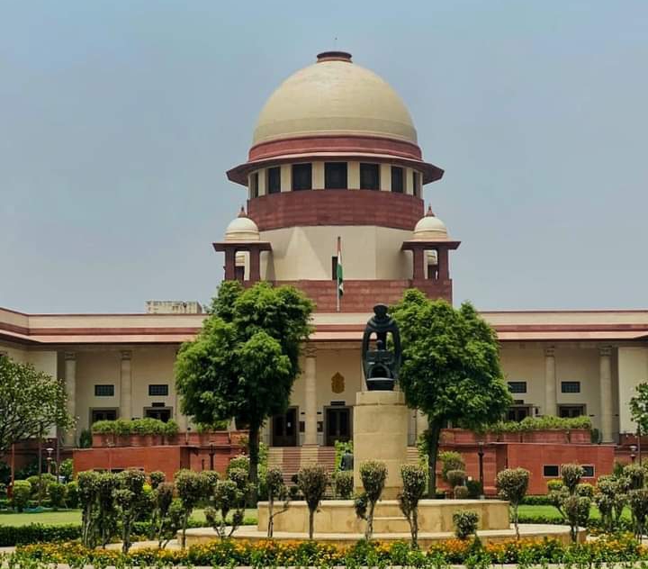 सर्वोच्च न्यायालयाची नरहरी झिरवळ, अजय चौधरी यांना नोटीस, 11 जुलैला पुढील सुनावणी