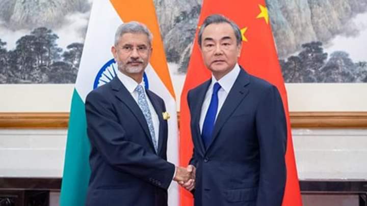 परराष्ट्रमंत्री एस जयशंकर आणि चीनचे परराष्ट्र मंत्री वांग यी यांची बाली येथे भेट