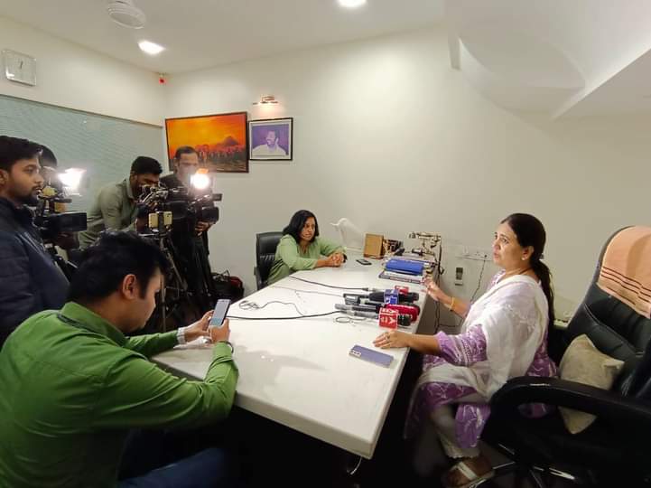 भाजपच्या चार महिला आमदारांची आर्थिक फसवणूक भाजपच्या चार महिला आमदारांची आर्थिक फसवणूक