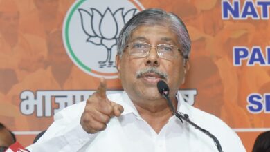 मनावर दगड ठेवून एकनाथ शिंदेंना मुख्यमंत्री केले. चंद्रकांत पाटलांचे वक्तव्य