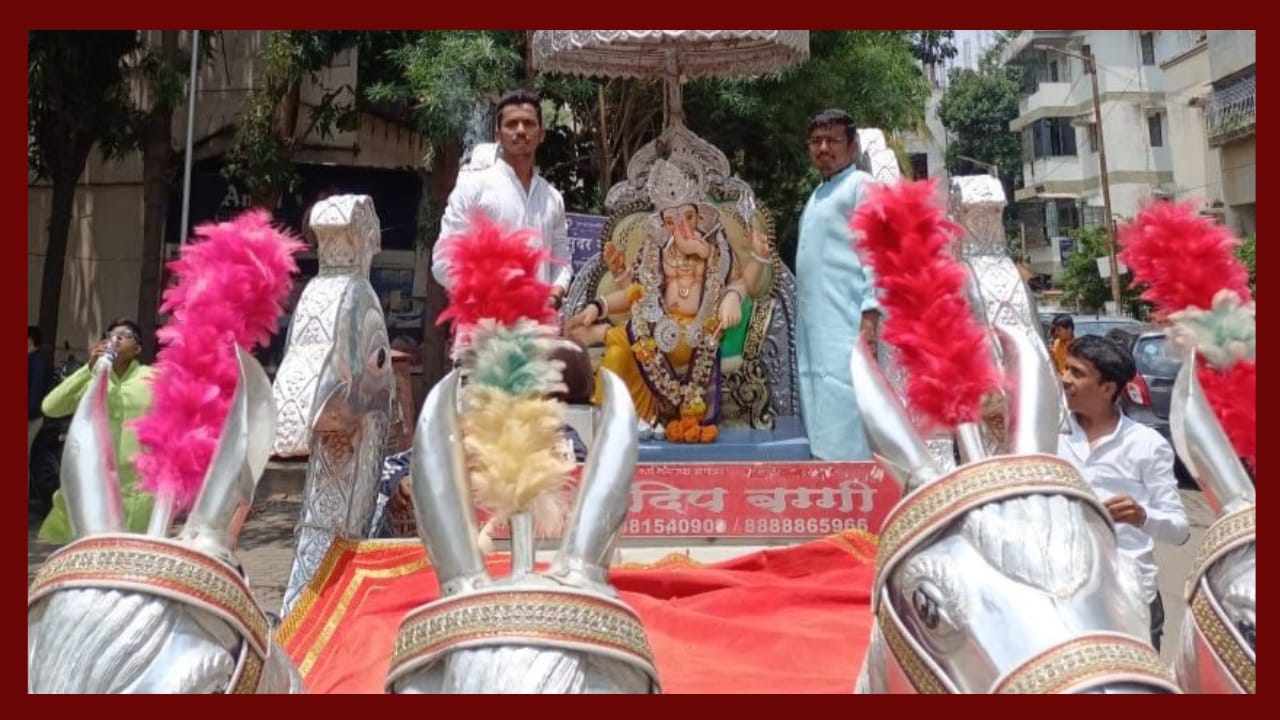 कोथरुडमध्ये गणरायाचे जल्लोषात स्वागत कोथरुडमध्ये गणरायाचे जल्लोषात स्वागत