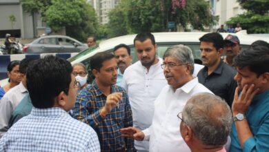 पाषाण -सूस सेवा रस्त्याचे काम तातडीने पूर्ण करा ; चंद्रकांत पाटील यांच्या अधिकाऱ्यांना सूचना