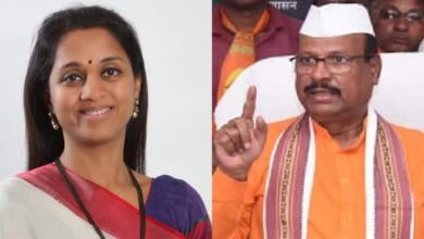 कृषीमंत्री अब्दुल सत्तारांकडून सुप्रिया सुळेंना शिवीगाळ; संतप्त कार्यकर्त्यांची दगडफेक