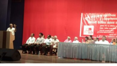 महापालिकेची अंशदायी वैद्यकीय सहाय्य योजना मोडीत काढून मेडिक्लेम कंपनीच्या दावणीला बांधण्याचा निर्णय मागे घ्या! अन्यथा काम बंद आंदोलन