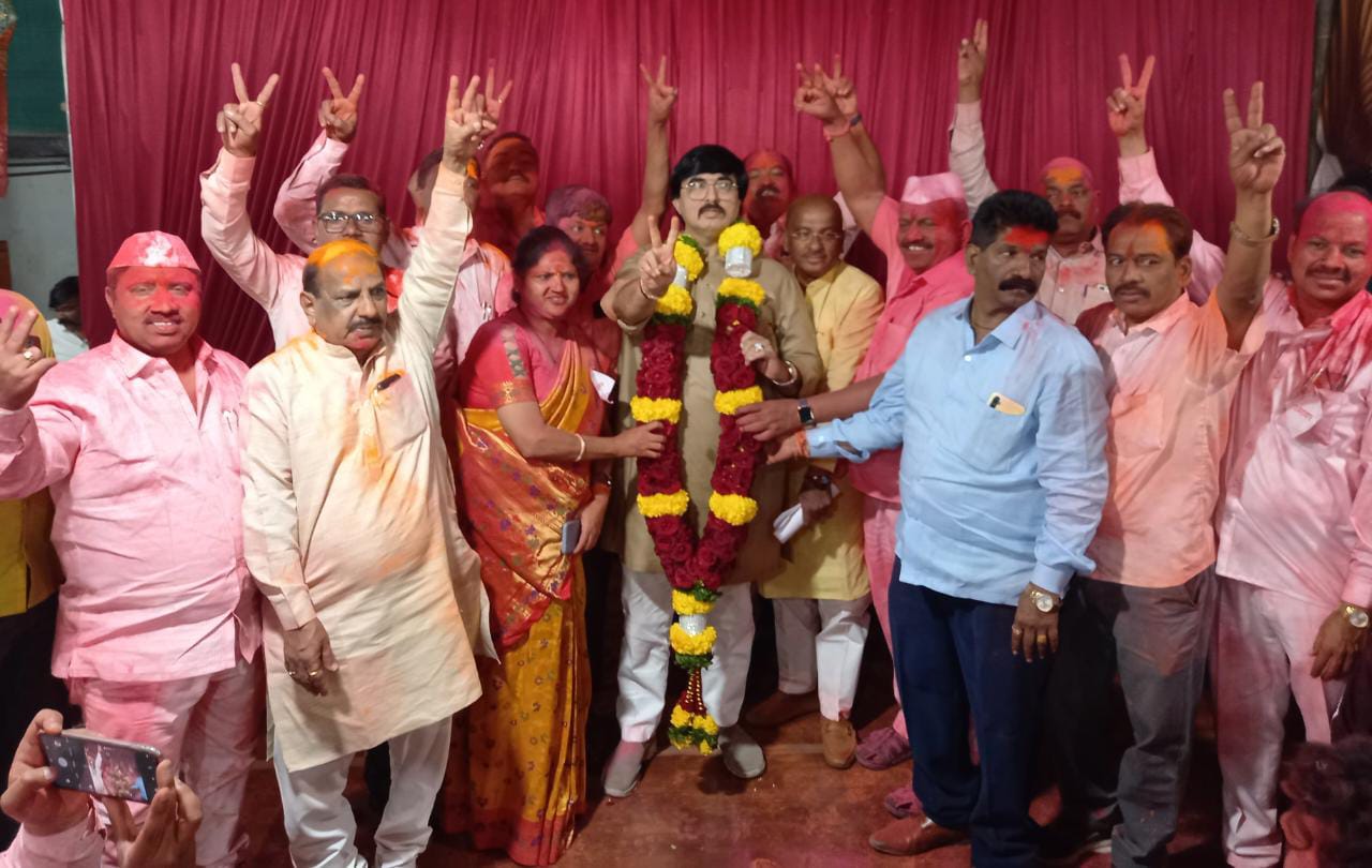 दीपक मानकर यांच्या नेतृत्वाखालील श्री स्वामी समर्थ पॅनेलचा दणदणीत विजय