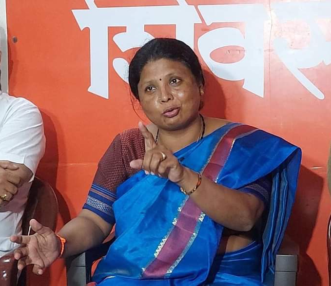 सुषमा अंधारेंचे अण्णा हजारेंवर गंभीर आरोप