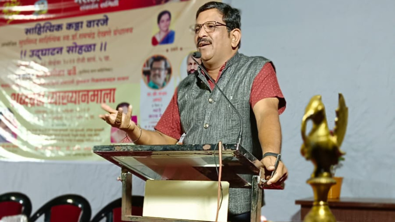 संत गाडगेबाबा यांनी रस्त्याबरोबर माणसांच्या मनातील विषमतेची घाण साफ केली : वी. दा. पिंगळे