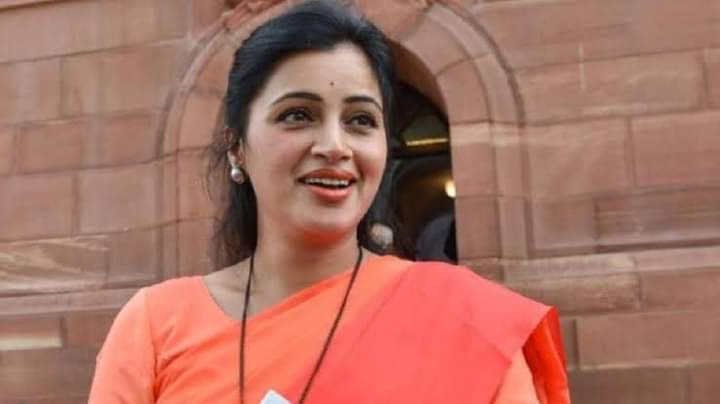 बारावी नापास नवनीत राणा यांचे गणित कच्चे : काँग्रेसचे टीकास्त्र