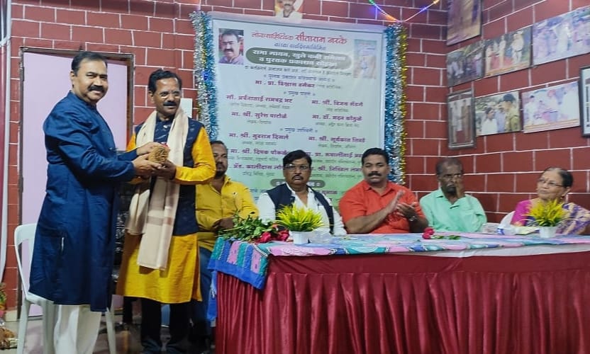 लेखनात समाजाचे प्रतिबिंब दिसले पाहिजे – विजय शेंडगे