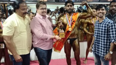 दिवा जिम्नॅशियमतर्फे आयोजित शरीर सौष्ठव स्पर्धेत बाळा भिवडेने “दीवा श्री” मान पटकाविला.
