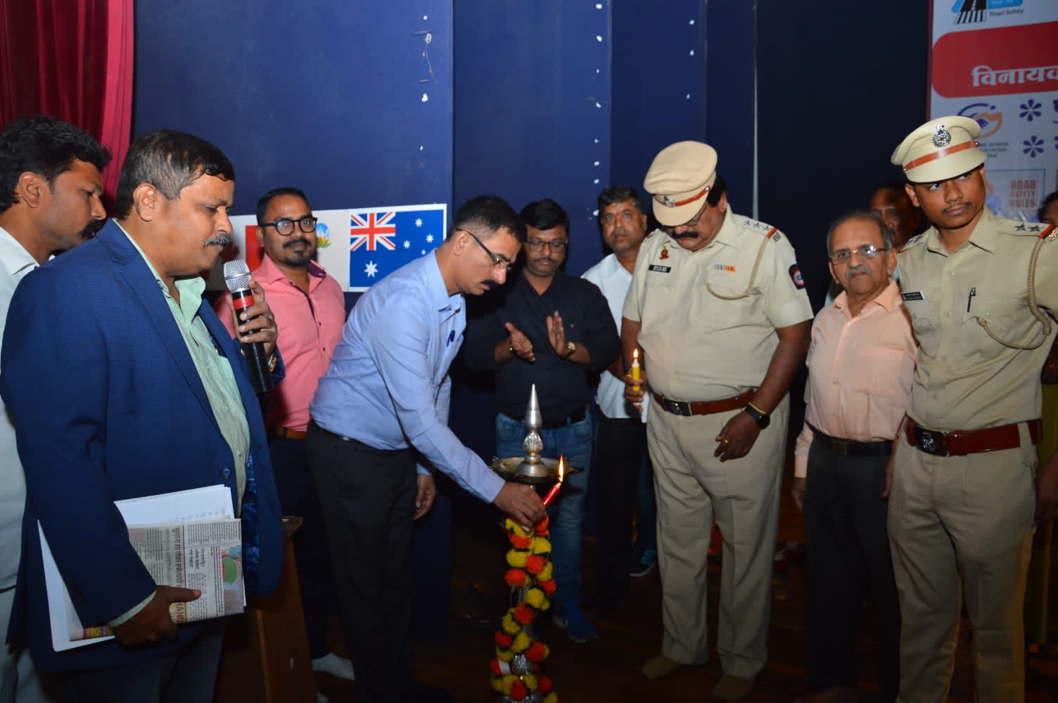 वाहतूक नियमांबाबत विद्यार्थ्यांना मार्गदर्शन ; रस्ता सुरक्षा अभियान २०२३ अंतर्गत कार्यक्रम