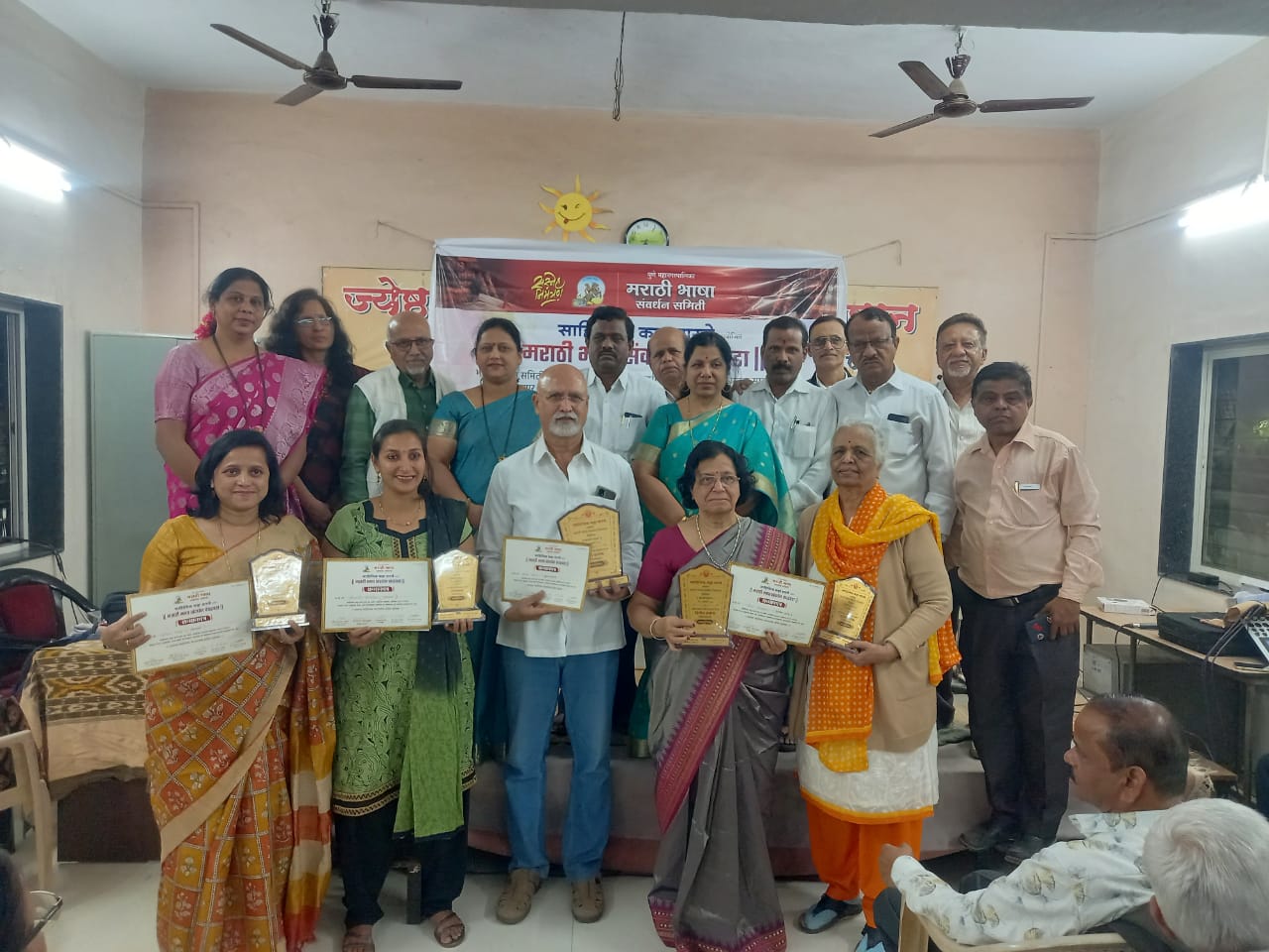 वारजे साहित्यिक कट्ट्यावर रंगली काव्य मैफिल ; मराठी भाषा संवर्धन पंधरवडा निमित्त विशेष आयोजन