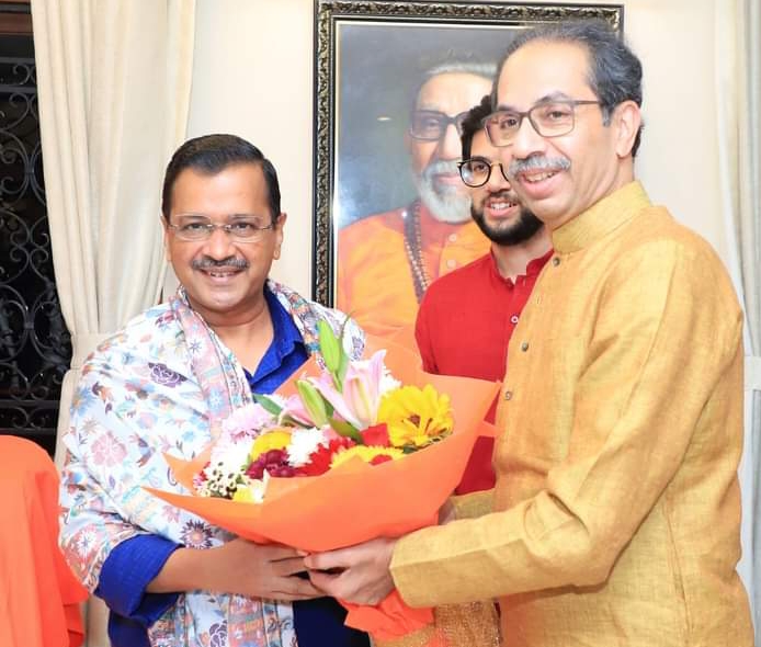 ठाकरे गट आणि ‘आप’ युतीवर उद्धव ठाकरेंचं सूचक विधान