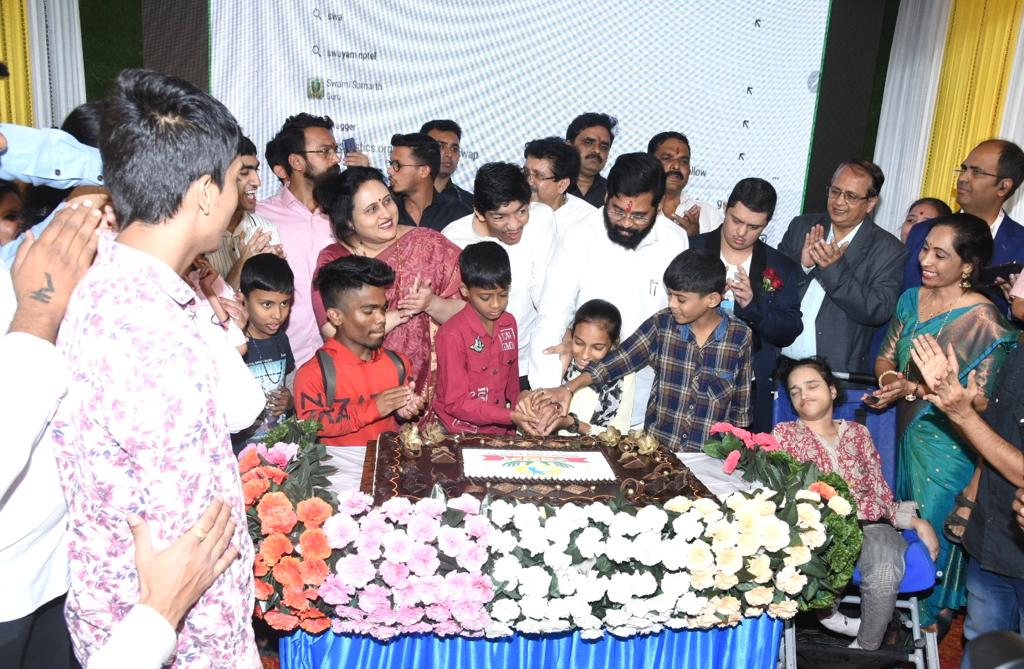 मुख्यमंत्र्यांनी असा साजरा केला आपला वाढदिवस..