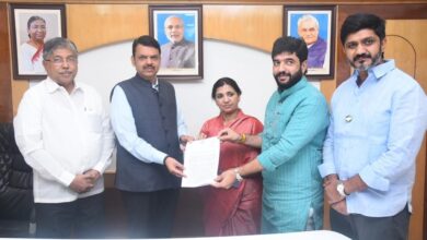 पुणेकरांची मिळकत करातील ४० टक्के सवलत कायम ठेवावी. भाजपाच्या शिष्टमंडळाने घेतली मुख्यमंत्री -उपमुख्यमंत्र्यांची भेट            निर्णयासाठी पुढील आठवड्यात बैठक : मुरलीधर मोहोळ