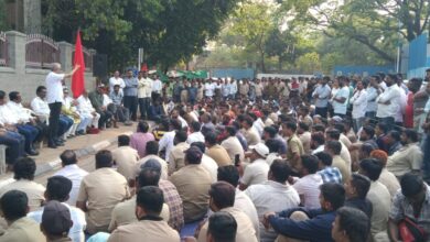 पुणे महानगरपालिकेवर व्हेईकल डेपोमधील कंत्राटी मोटार सारथी व कामगार यांची प्रचंड निदर्शने