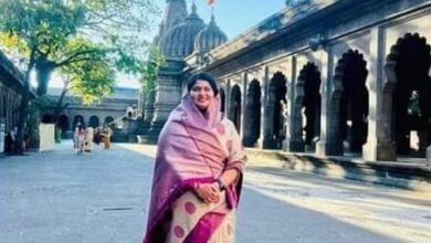 नाशिकच्या काळाराम मंदिरामध्ये वेदोक्त मंत्र म्हणण्यास संयोगिताराजे छत्रपती यांना महंतांचा मज्जाव