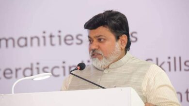 उद्योग मंत्री उदय सामंत यांच्या बोटीला अपघात