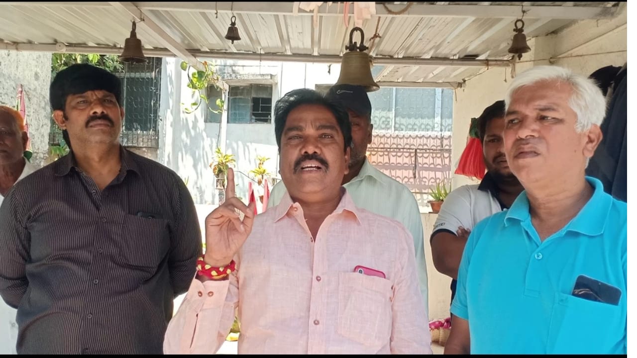 या कारणास्तव गोसावी वस्ती मधील नागरिक विकसकावर संतप्त ; बैठकीत नागरिकांचा आक्रोश