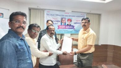 बिमा निगमच्या अधिकाऱ्यांची पुणे महानगरपालिका कामगार युनियनच्या पदाधिकाऱ्यांनी घेतली भेट..