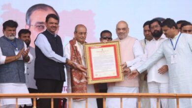 लाखो श्रीसदस्यांच्या उपस्थितीत पद्मश्री डॉ. आप्पासाहेब धर्माधिकारी यांना महाराष्ट्र भूषण पुरस्कार प्रदान