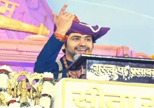 बागेश्वर धामचे पीठाधीश्वर धीरेंद्र कृष्ण शास्त्री यांचे साईबाबांबद्दल वादग्रस्त वक्तव्य