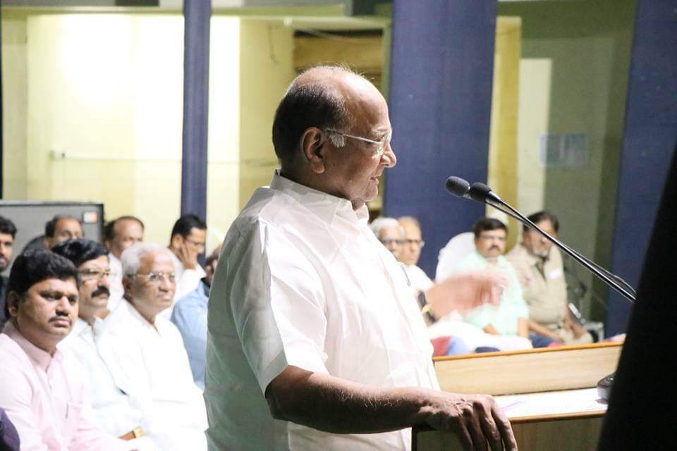 पहाटेच्या शपथविधीवर मोठा गौप्यस्फोट; शरद पवार यांच्या पुस्तकातून अनेक राजकीय घडामोडींचा उलघडा पहाटेच्या शपथविधीवर मोठा गौप्यस्फोट; शरद पवार यांच्या पुस्तकातून अनेक राजकीय घडामोडींचा उलघडा