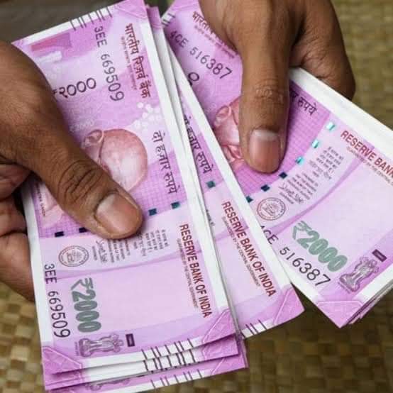 2000 रुपयाच्या नोटा चलनातून बंद होणार, 30 सप्टेंबरपर्यंत वैध राहणार 2000 रुपयाच्या नोटा चलनातून बंद होणार, 30 सप्टेंबरपर्यंत वैध राहणार