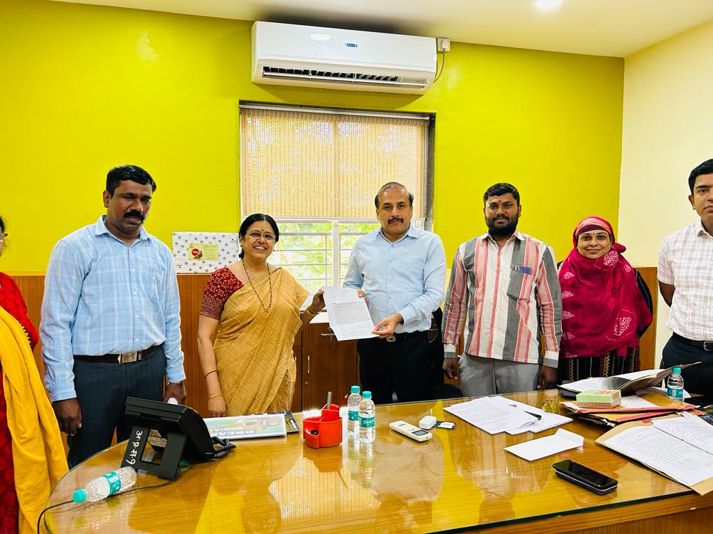 मानधन तत्त्वावरील सर्व कर्मचाऱ्यांना कायम सेवेत घेण्याबाबत शासन निर्णय जारी; माजी आमदार प्रा. डॉ. मेधा कुलकर्णी यांच्या प्रयत्नांना यश.