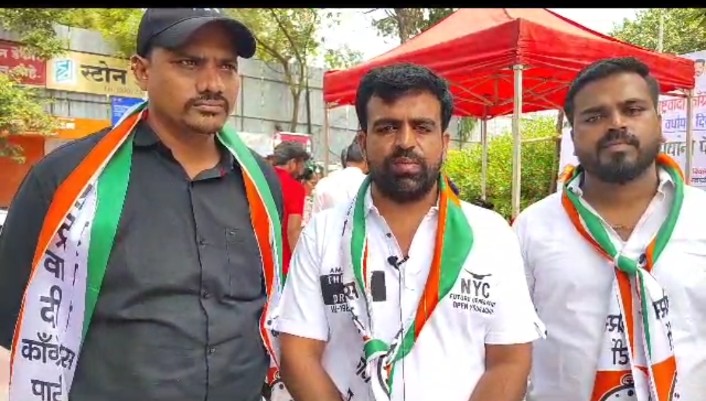 कोथरूडमध्ये पेट्रोल २४ रुपयांनी स्वस्त, वर्धापन दिनी कोथरूड युवक राष्ट्रवादी तर्फे यशस्वी मोहीम.